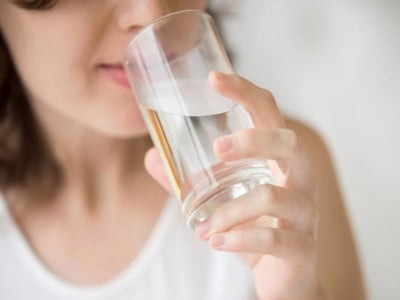 Ngày lạnh uống nước sao cho hiệu quả nhất để da đẹp, bệnh tật không "ghé thăm"