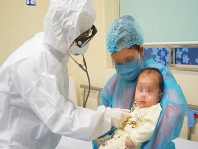 Những đối tượng nào là trẻ em có nguy cơ chuyển nặng khi mắc COVID-19?