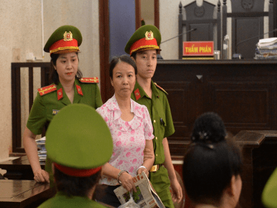 Hình ảnh mẹ 'nữ sinh giao gà' trong vụ án ma túy 5 năm chưa hồi kết