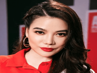 Trương Ngọc Ánh trẻ trung, tươi tắn bên dàn trai đẹp Thái Lan
