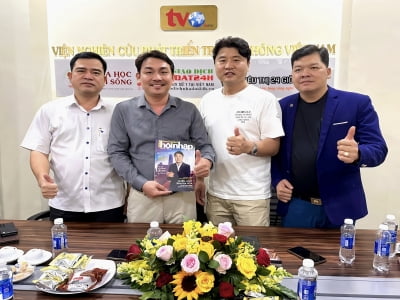 Ông Kwon JaeHaeng - Chủ tịch Uỷ ban hỗ trợ kinh tế Hàn-Việt (KVEEC) thăm và làm việc tại văn phòng TVO