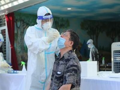 Hai mẹ con cùng mắc Covid-19, Hà Nội thêm 4 ca nhiễm