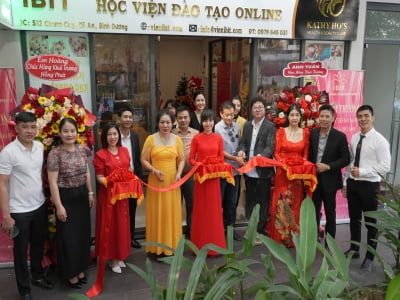Viện Nghiên cứu Phát triển Công nghệ ngành làm đẹp Quốc tế tổ chức khai trương Văn phòng Học viện Đào tạo trực tuyến