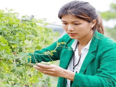 'Hoa hậu đông con nhất Việt Nam' đưa 6 con trở lại Tp.HCM sau 4 năm 'bỏ phố về rừng'
