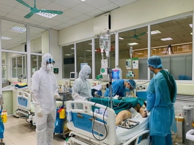 Bệnh tử vong với chẩn đoán viêm phổi nặng do Covid-19, biến chứng suy hô hấp nặng, tắc động mạch phổi trên bệnh nhân ung thư thận. 