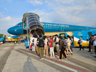 Vietnam Airlines Group mở bán lần đầu 1,5 triệu vé máy bay Tết Nguyên đán 2025