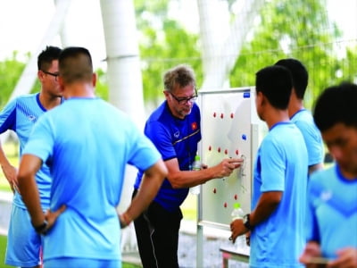 HLV Philippe Troussier - Canh bạc của VFF