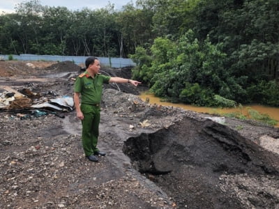 Kinh hãi với bãi chôn rác thải lớn "chưa từng thấy" ở Bình Dương