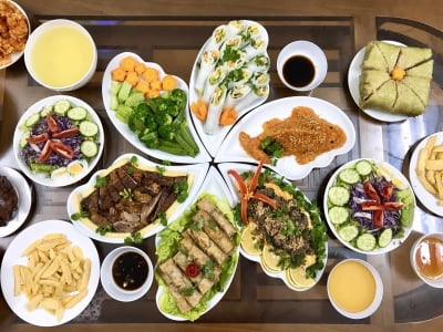 9X khoe mâm cỗ cúng ông Công ông Táo vừa ngon, vừa đẹp mắt