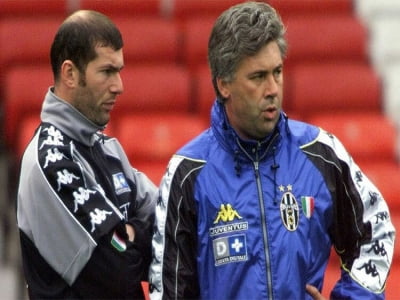 Ancelotti: 'Zidane làm tôi thay đổi tư duy'