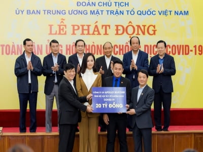 Mai Phương Thúy xuất hiện thanh lịch, đại diện hỗ trợ 20 tỷ đồng ngăn chặn Covid-19
