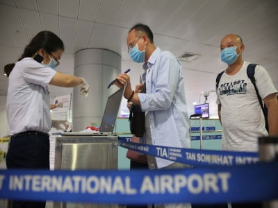 Việt Nam tạm dừng cấp thị thực cho người nước ngoài nhập cảnh từ 18/3