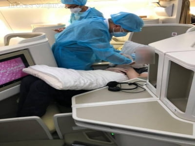 Hình ảnh phi công người Anh tại London và lời chúc cảm động của hai cậu bé Việt