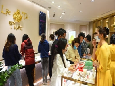 Giá vàng hôm nay 20/7: Covid-19 tăng tốc, vàng diễn biến trái chiều phiên đầu tuần