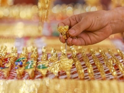 Giá vàng hôm nay 6/8: Tăng như “vũ bão”, liên tục lập đỉnh mới