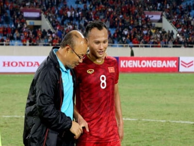 Trọng Hoàng "người không phổi" gặp "hạn": Có kịp đá vòng loại World Cup?