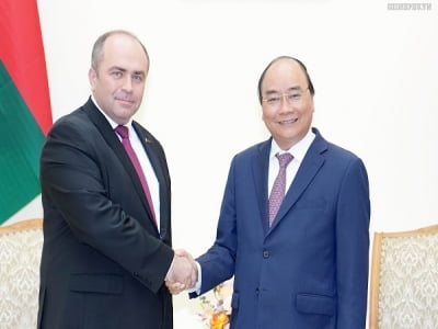 Thủ tướng hoan nghênh các đề xuất hợp tác kinh tế của Belarus với Việt Nam