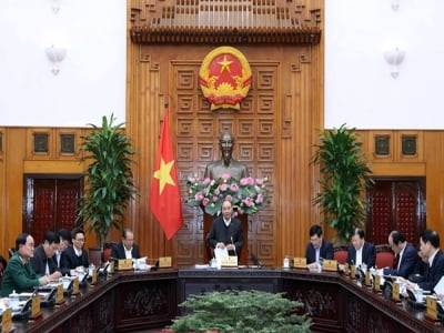 Chính phủ không chọn giải pháp đóng cửa mọi thứ