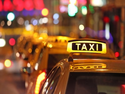 TAXI TRUYỀN THỐNG Ở ĐÂU TRONG CUỘC ĐUA CÔNG NGHỆ?